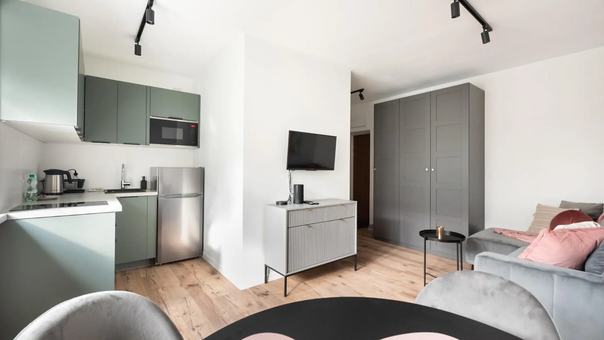 Nowolipki Chic Studio Apartment Warsaw Poland