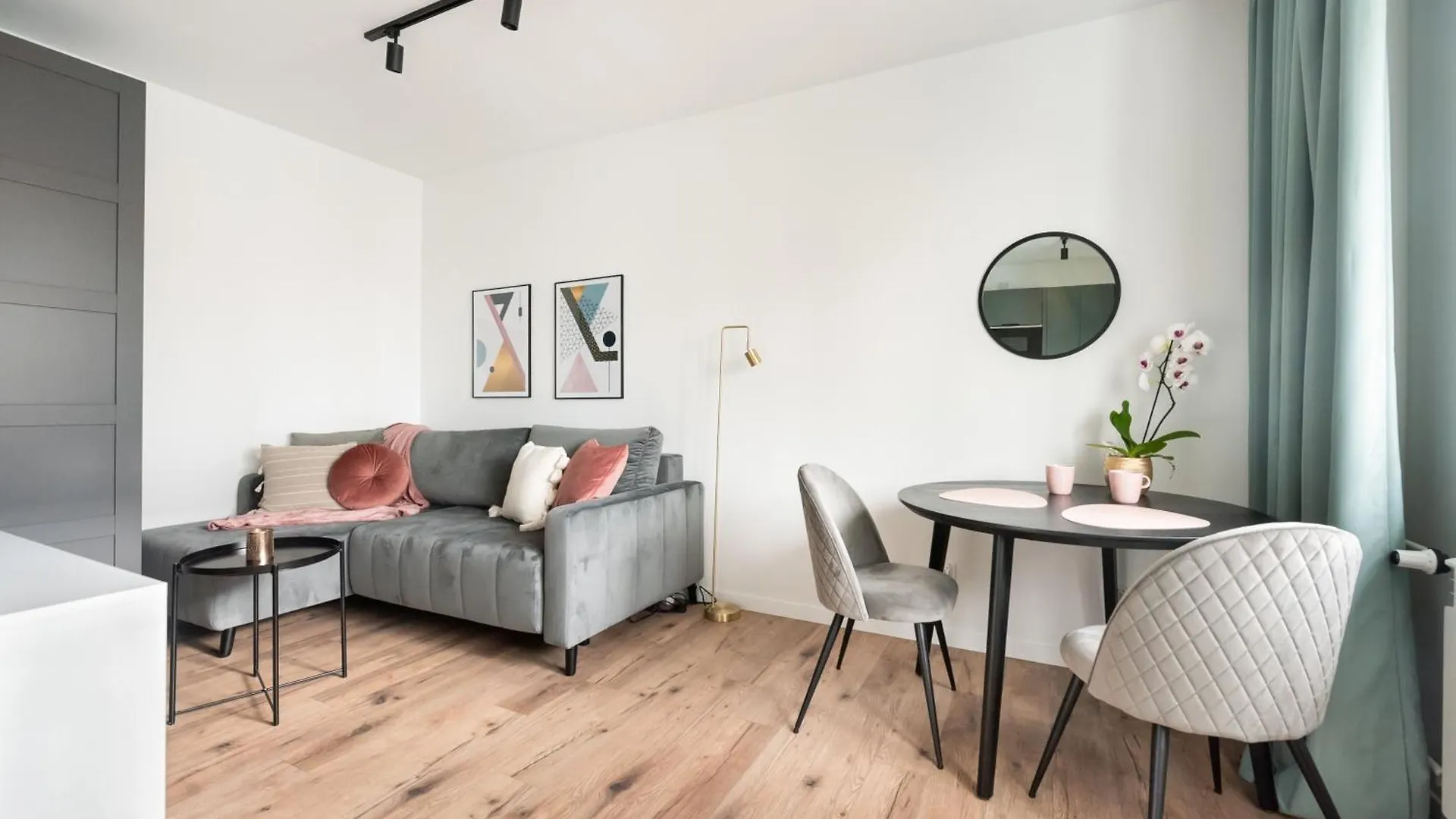 Nowolipki Chic Studio Apartment Warsaw